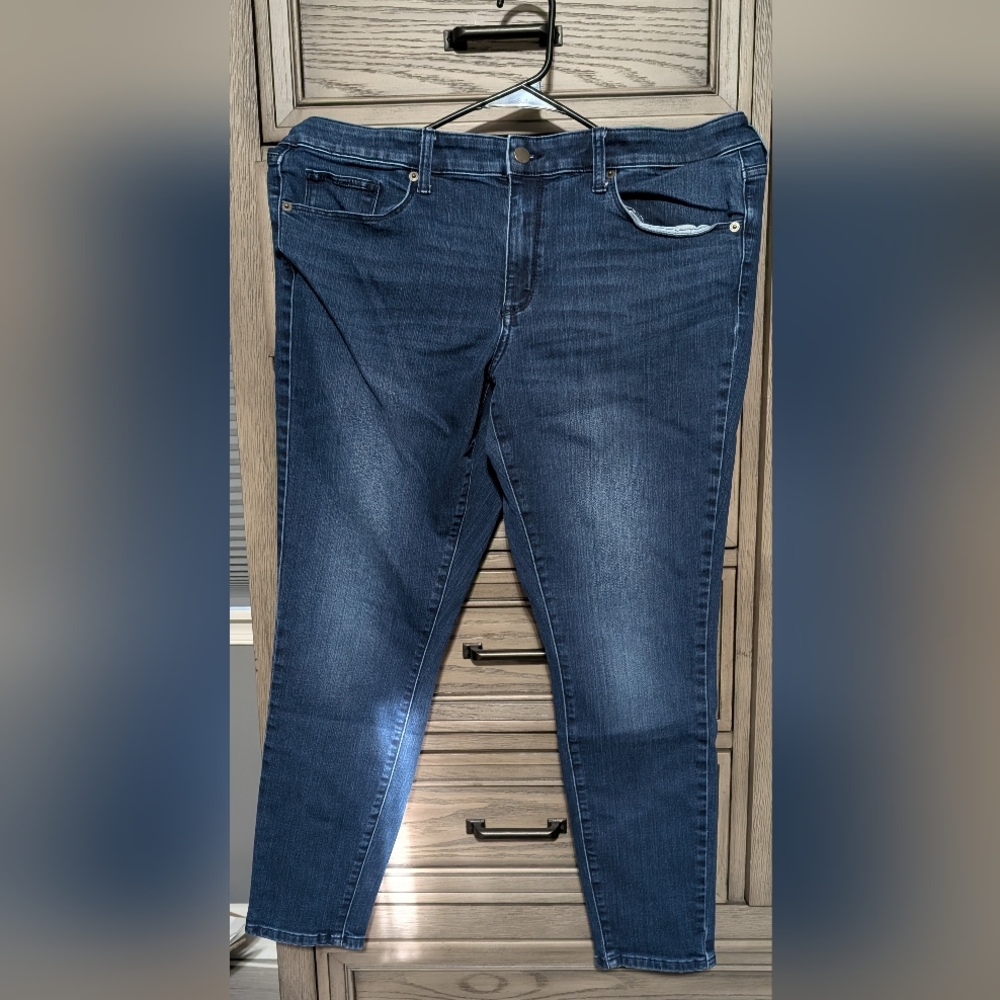Universal Thread Dark Blue Mid Rise Skinny Jeans